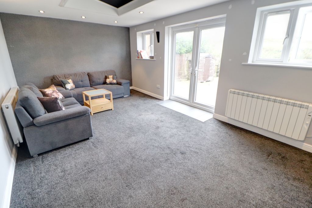 Property photo 3 of 25 11