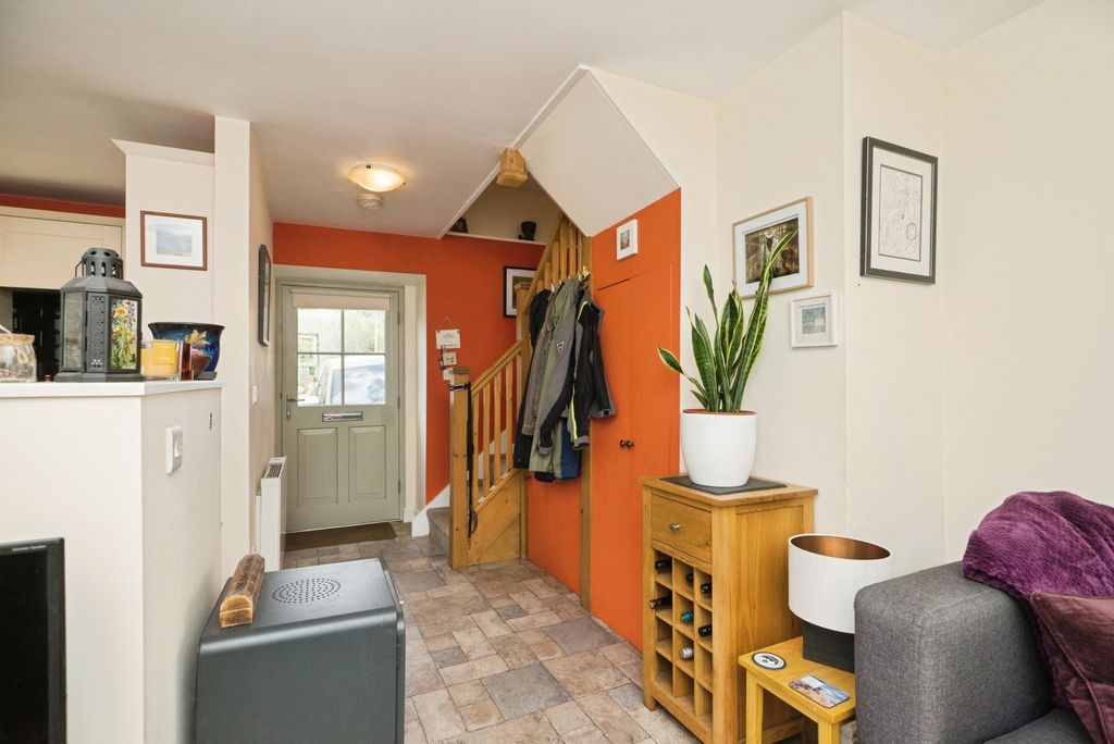 Property photo 2 of 17 Photo