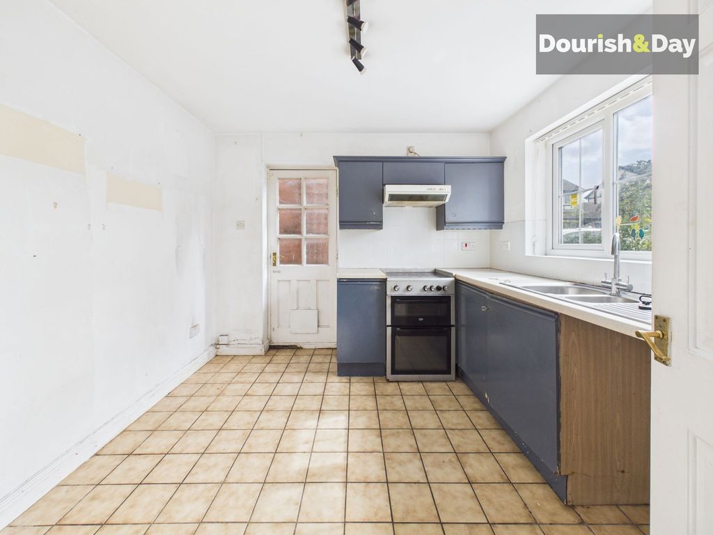 Property photo 3 of 13