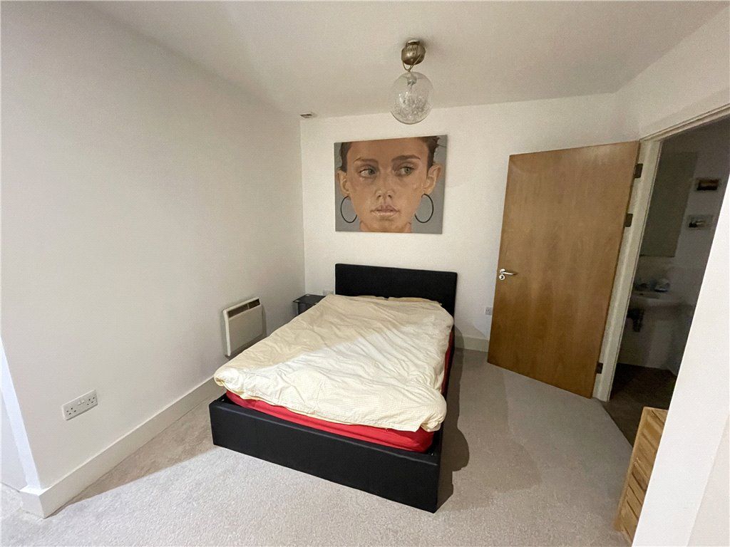 Property photo 3 of 10 Studio