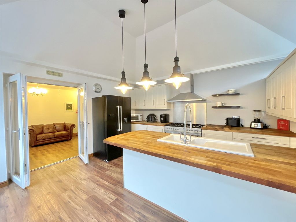 Property photo 1 of 30 Dining Kitchen