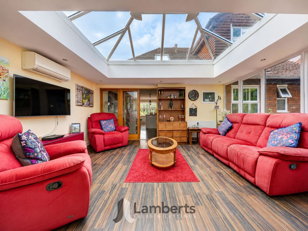 Property photo 2 of 32 Orangery