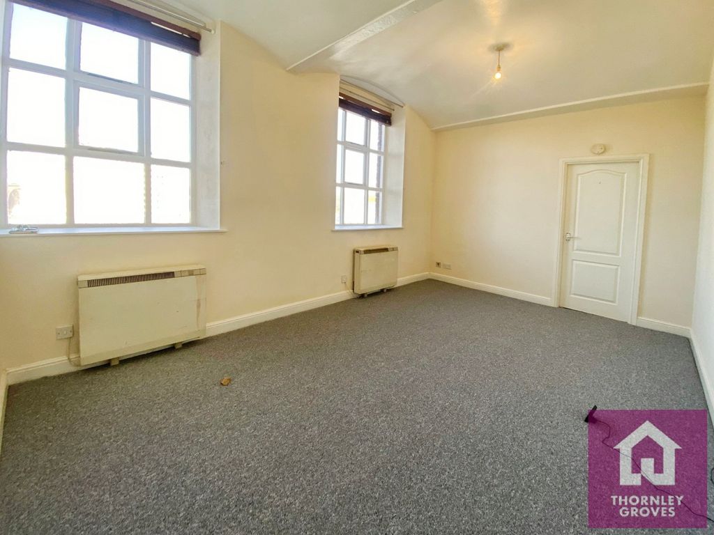 Property photo 2 of 12 Picture No. 05