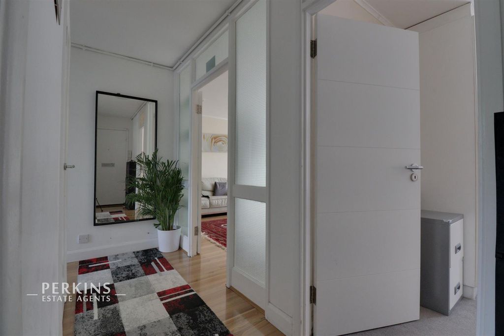Property photo 3 of 8 Hallway.Jpg