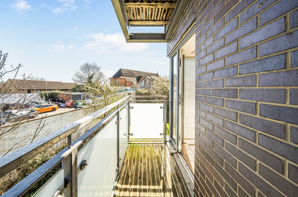 Property photo 3 of 20 1431841-17-69c525...