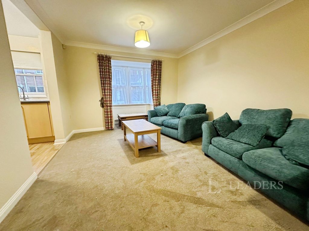 Property photo 3 of 7 Lounge