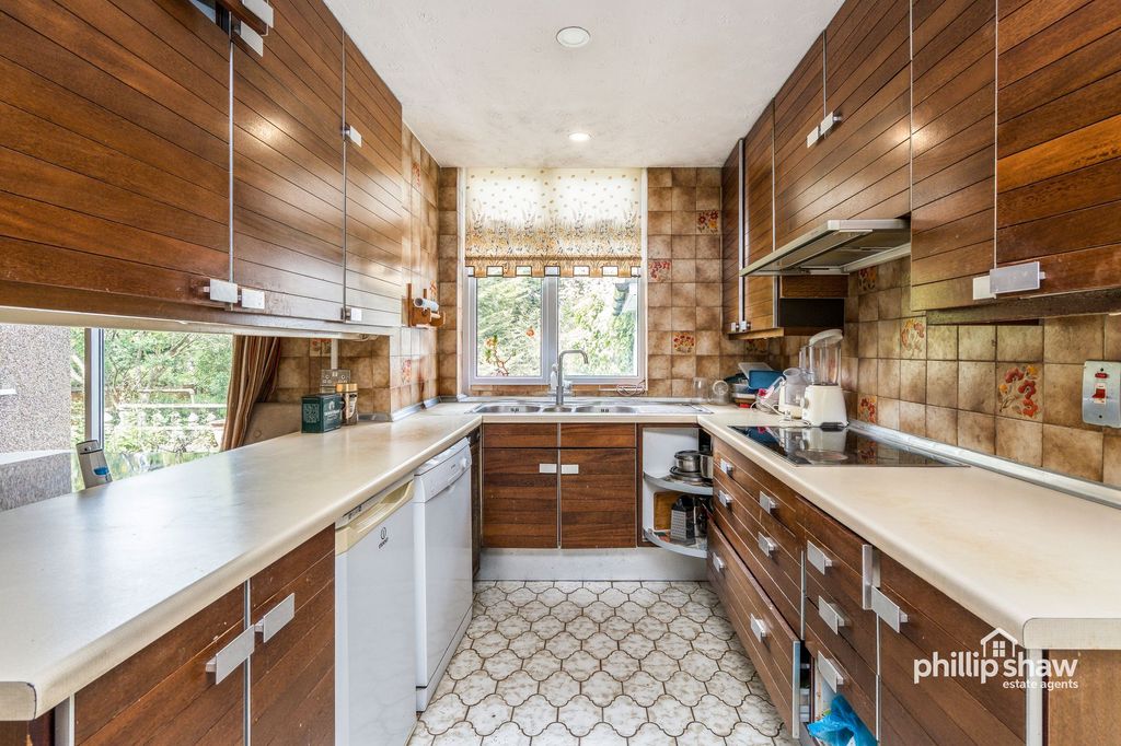 Property photo 3 of 21