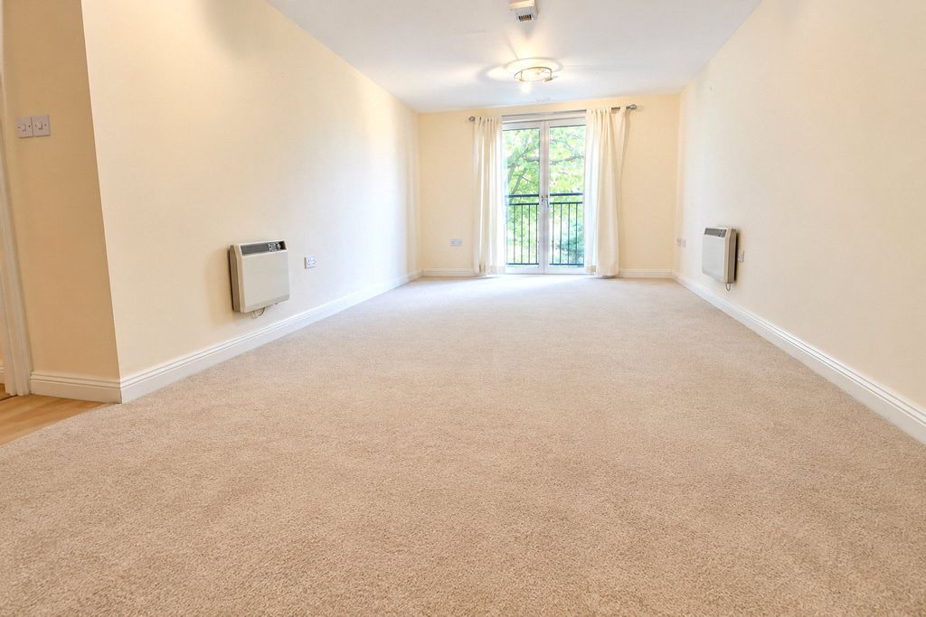 Property photo 2 of 9 Picture No. 17