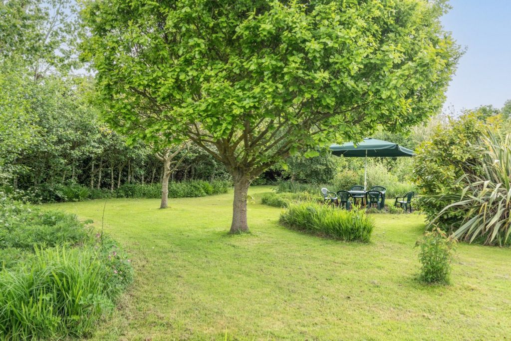Property photo 3 of 33