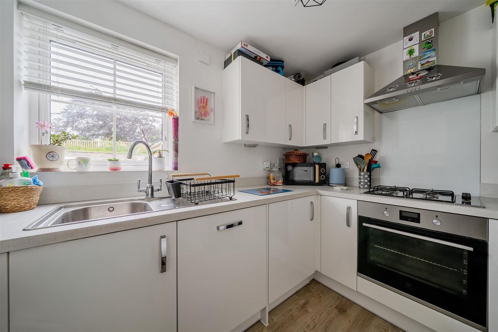 Property photo 3 of 17 1472597-5-6A302Db37059c.Jpg