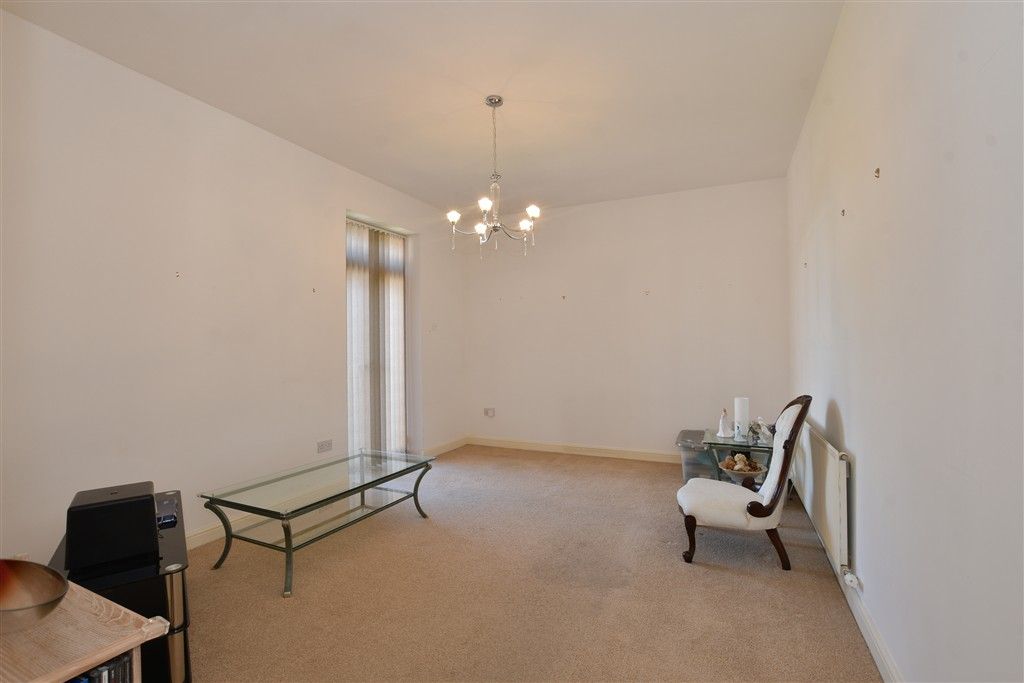 Property photo 2 of 12 Lounge