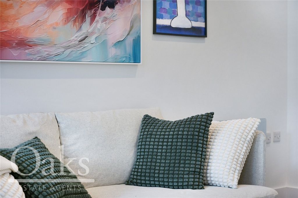 Property photo 2 of 14 Picture No. 12