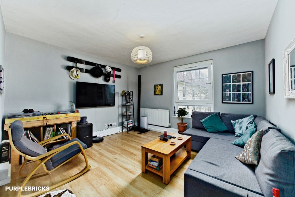 Property photo 1 of 15 Living Room