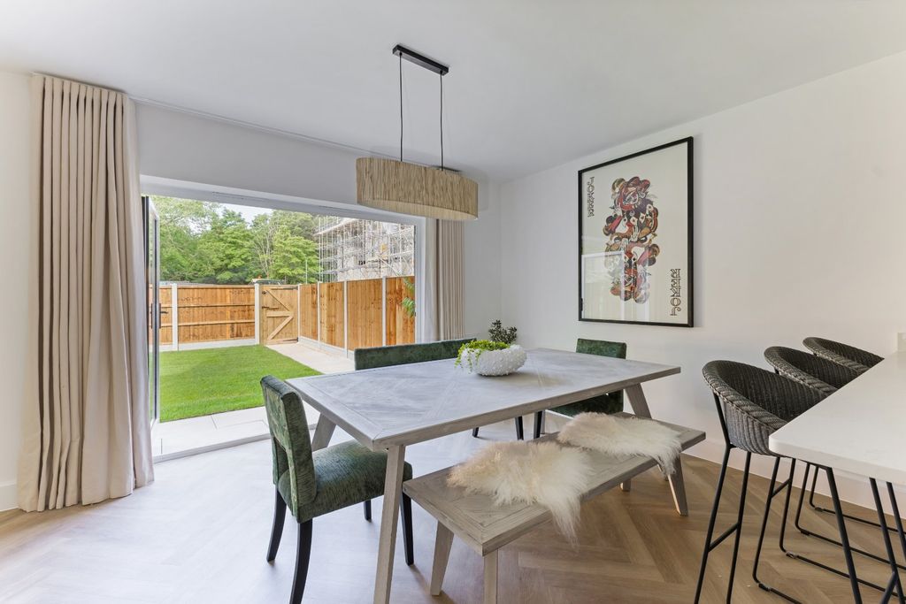 Property photo 3 of 22 Picture No. 18