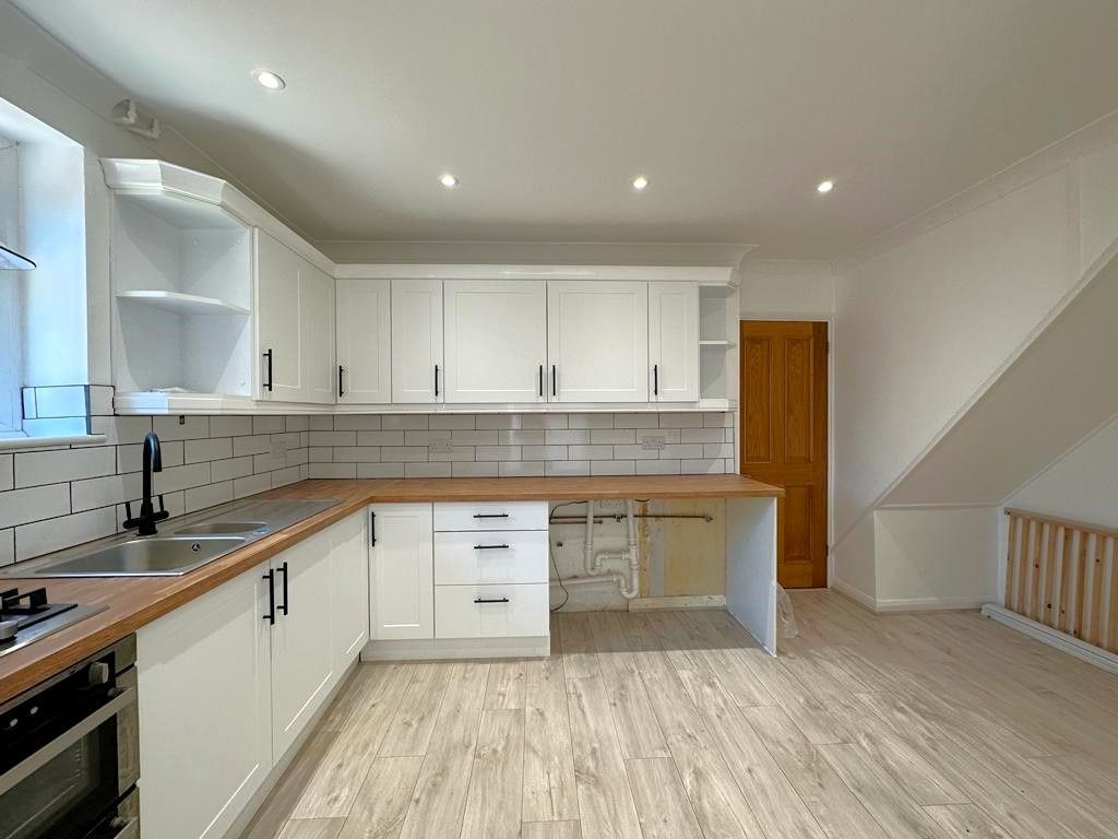 Property photo 2 of 13 1949355