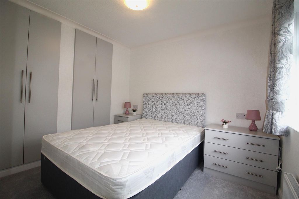 Property photo 3 of 8 E Master Bedroom.Jpg