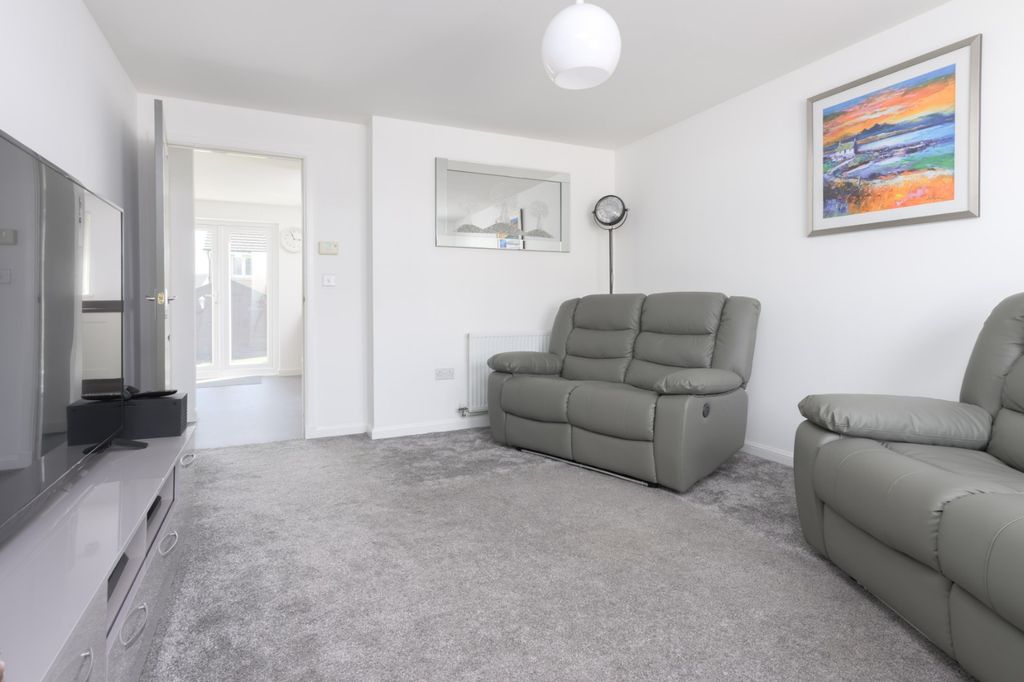Property photo 3 of 13
