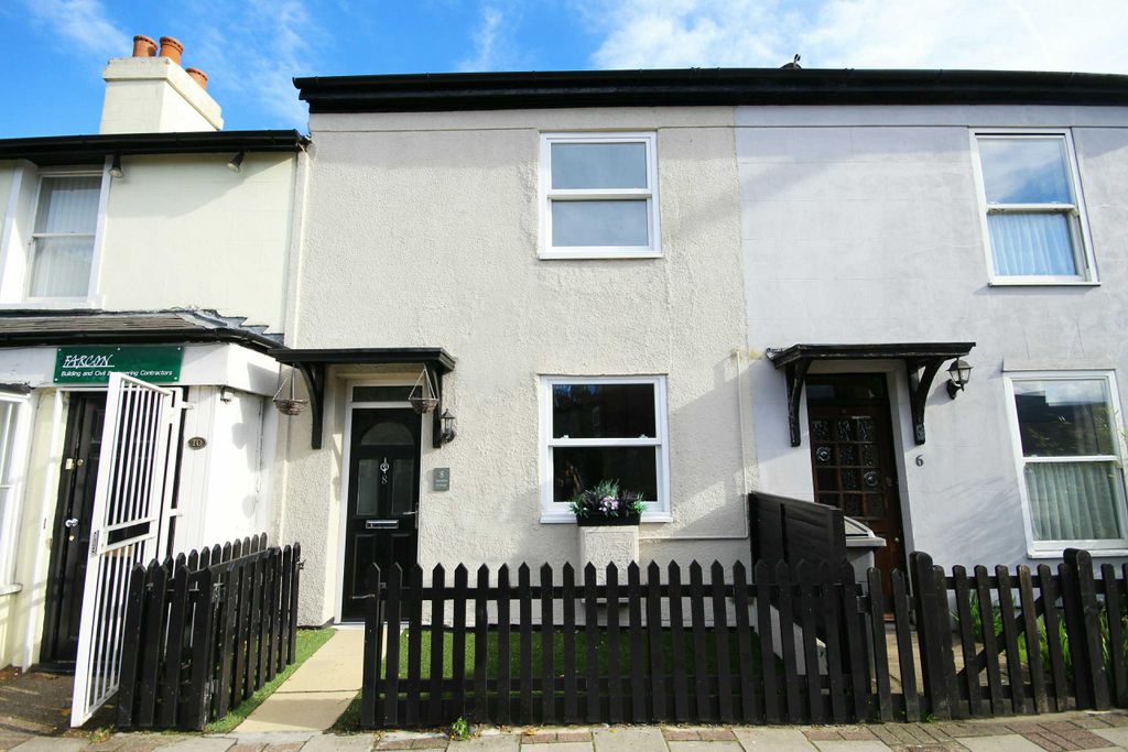 Property photo 1 of 9 Photo