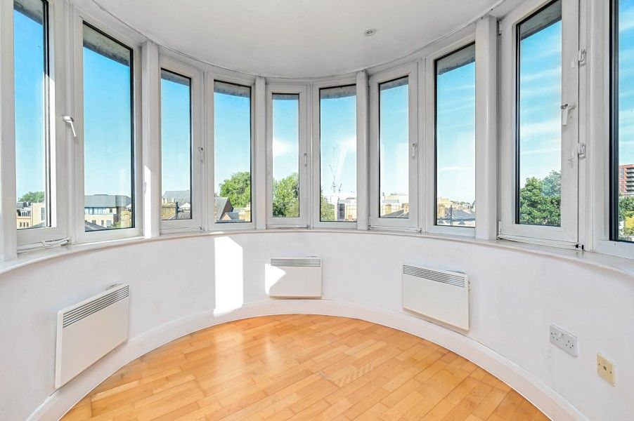 Property photo 3 of 13