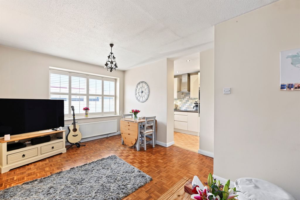 Property photo 3 of 16