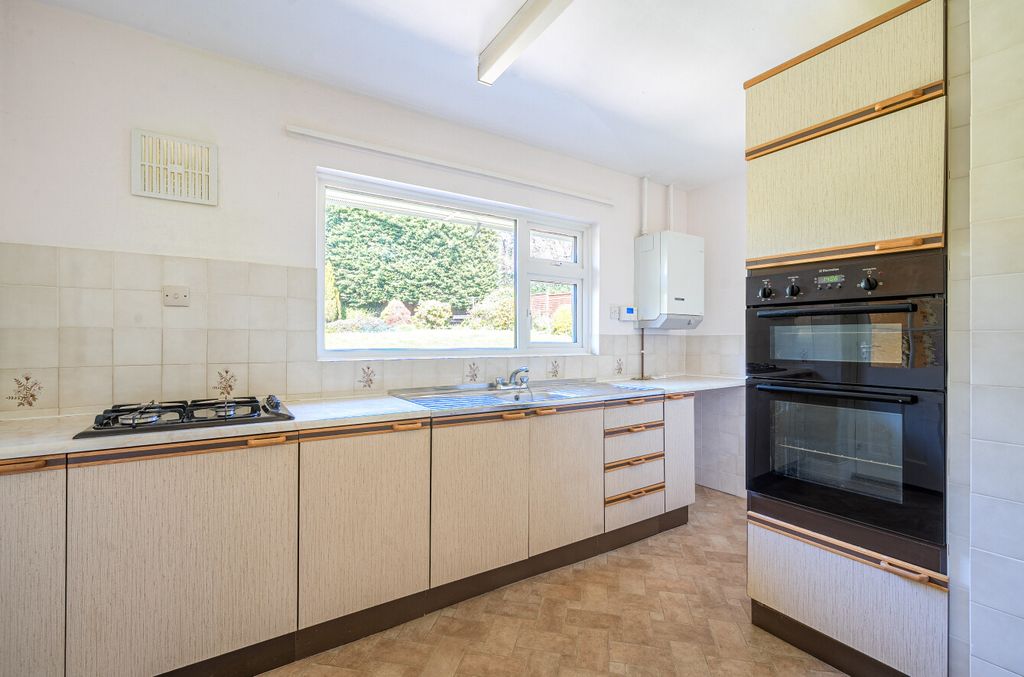 Property photo 2 of 23 1438370-17-69d532...