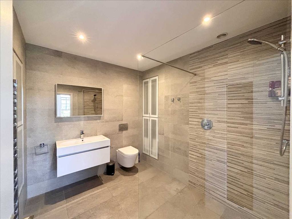 Additional image 21 of 4 bed flat for saleCavendish Road East, The Park, Nottingham NG7