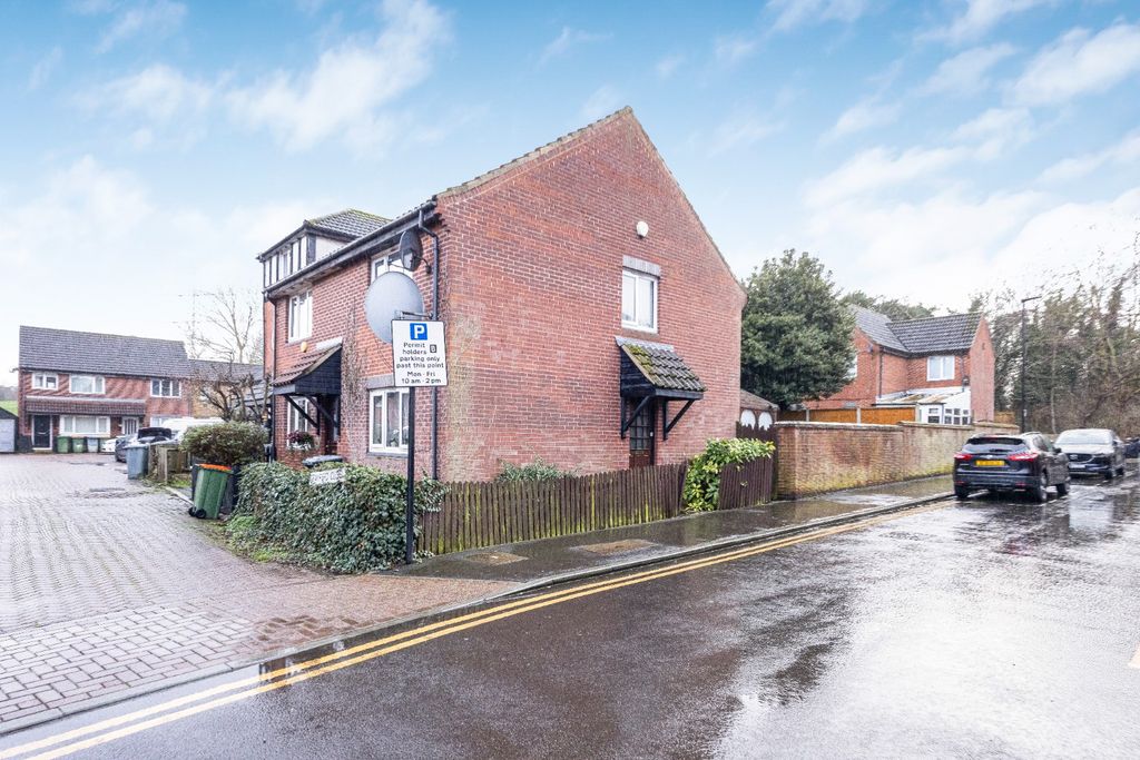 Property photo 1 of 13 4898621