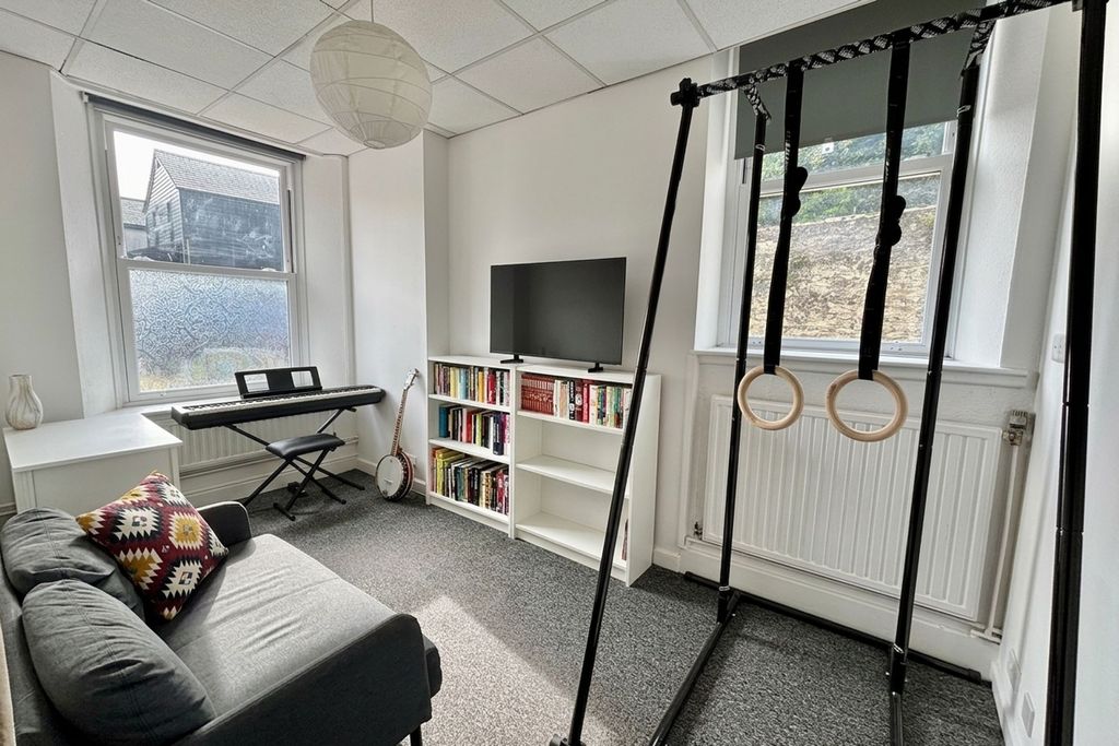 Property photo 3 of 24 Apt 1