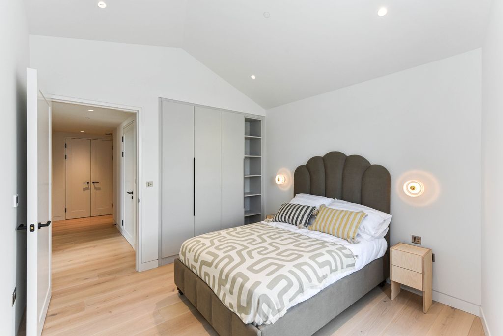 Property photo 2 of 20 2648685