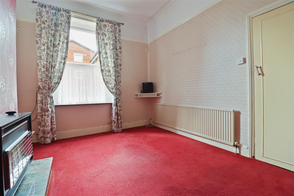 Property photo 3 of 23 Dining Room