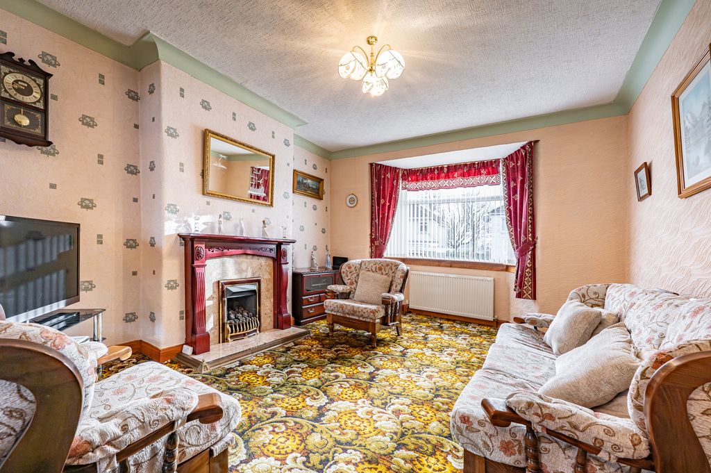 Property photo 3 of 32