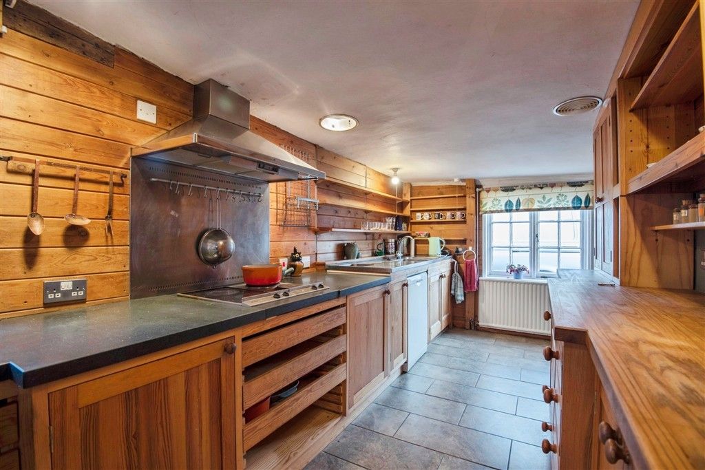 Property photo 3 of 5