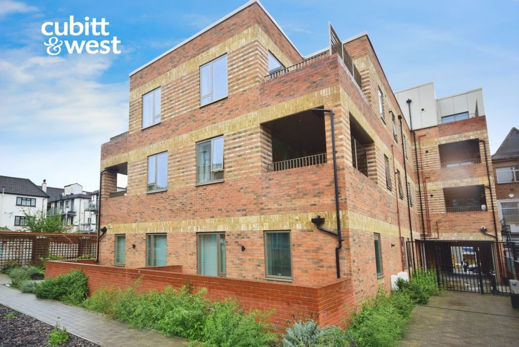 Property photo 1 of 9 36308938-Dsc_2386