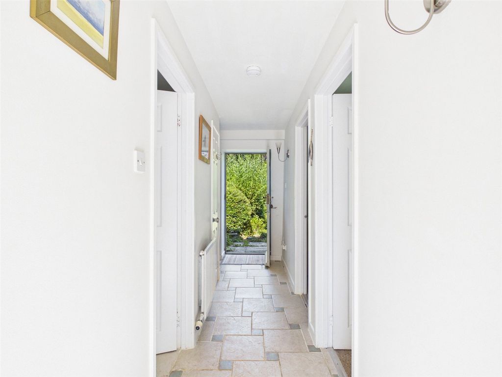 Property photo 3 of 18 Picture No. 06