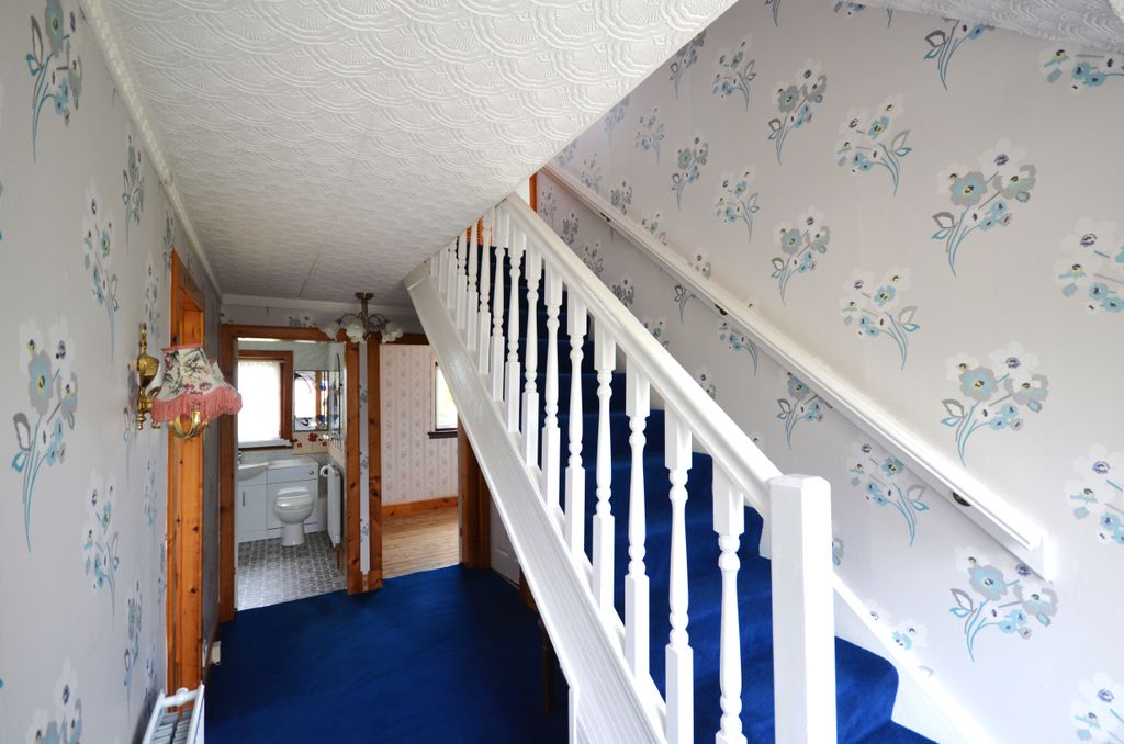 Property photo 2 of 31