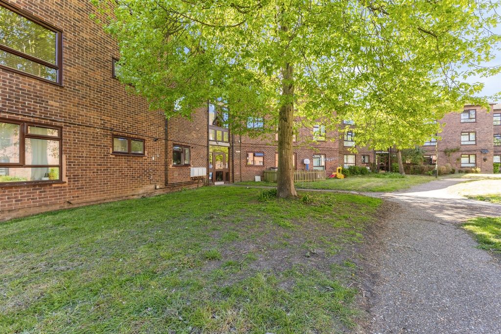 Property photo 1 of 20