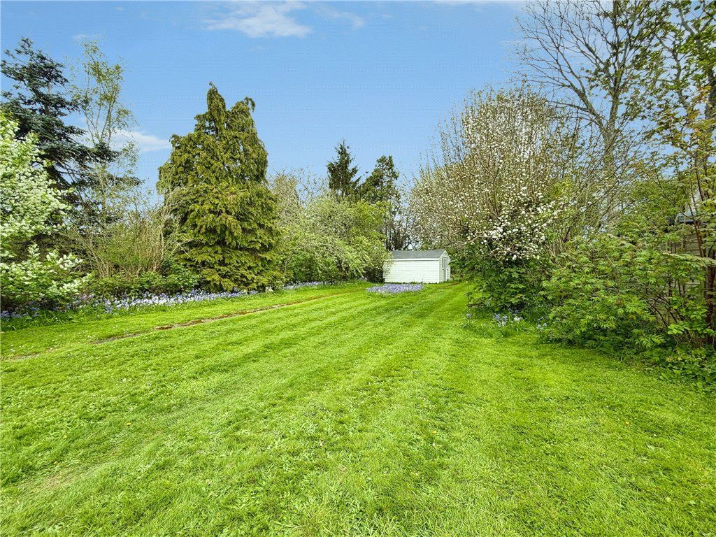 Property photo 2 of 22 Picture No. 24