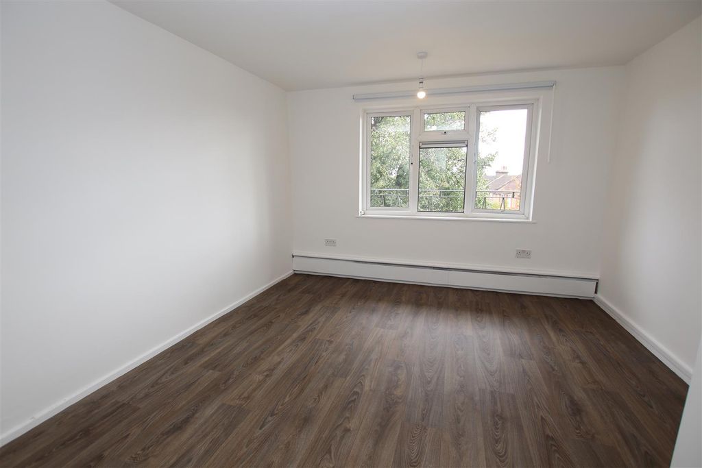 Property photo 3 of 8 Img_9888.Jpg