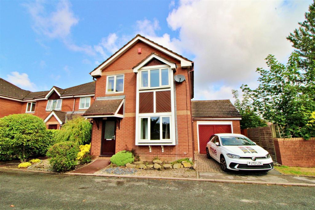 Property photo 1 of 11 External Front.Jpg