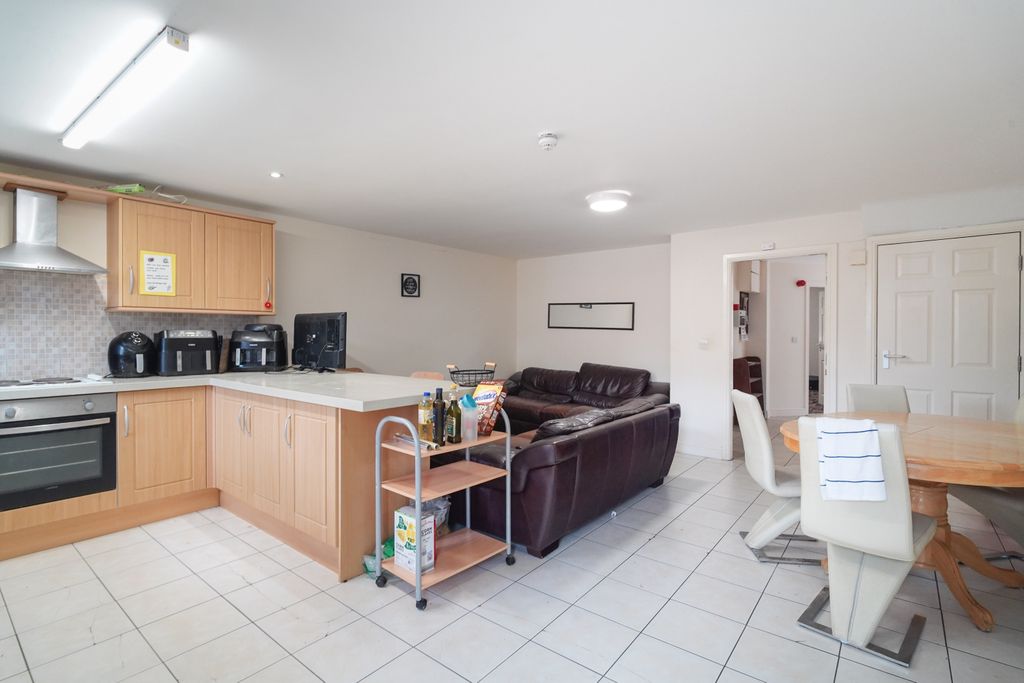 Property photo 2 of 57