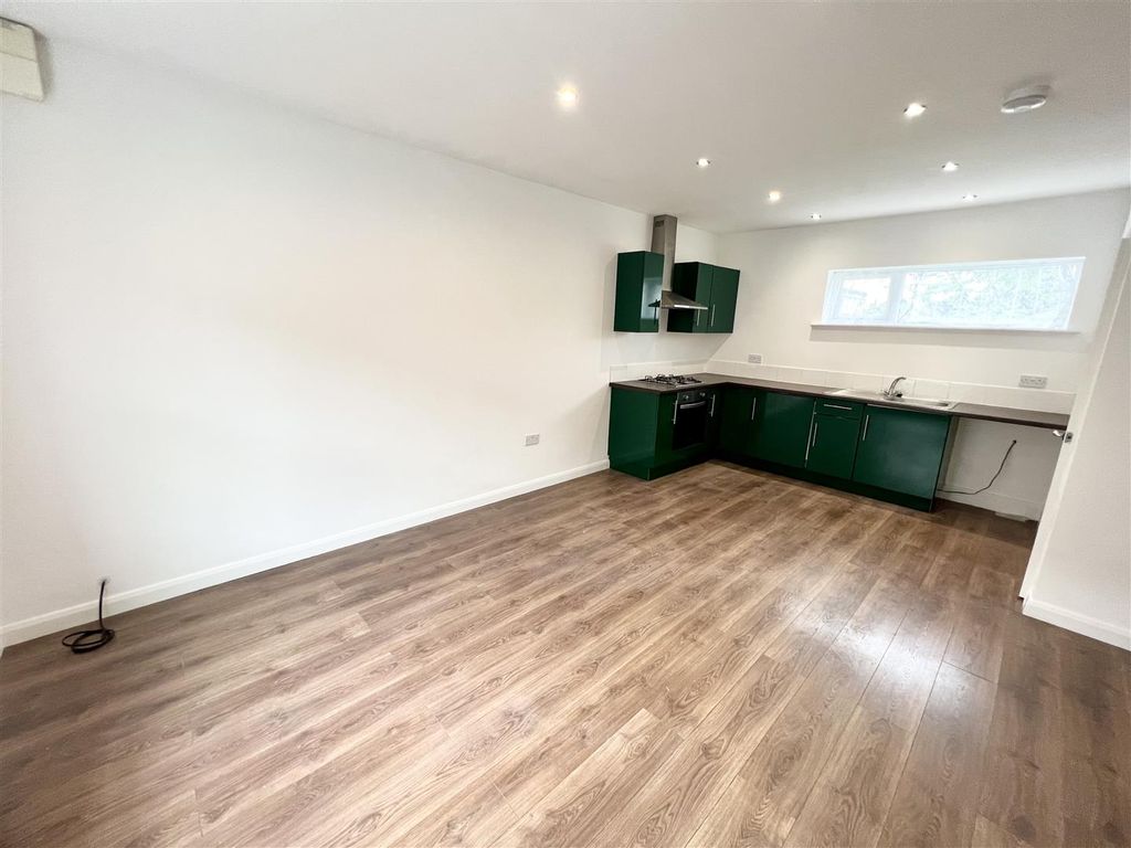 Property photo 3 of 9 Image[9].Jpeg