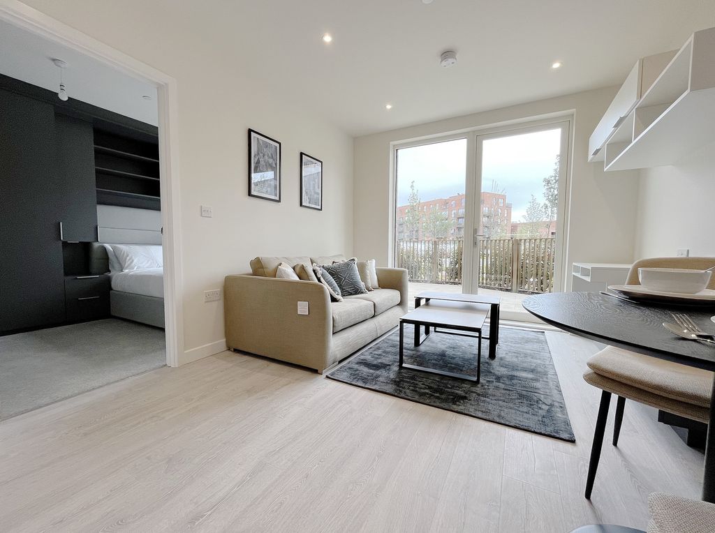 Property photo 3 of 12