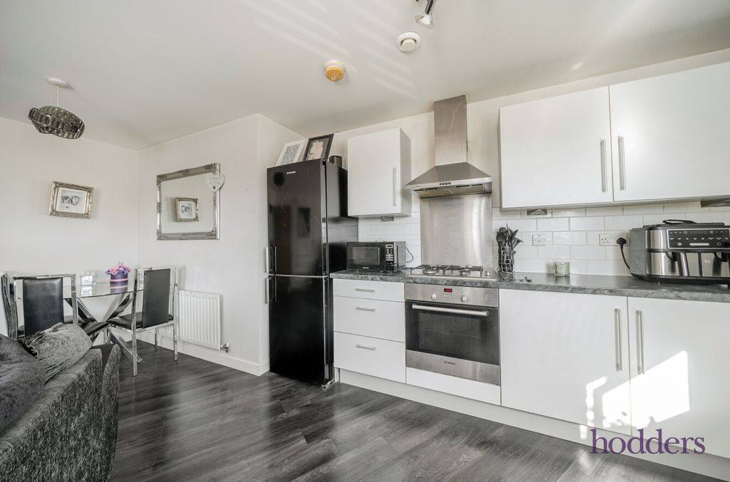 Property photo 3 of 15 9E7F3257-Ec32-4Ec...