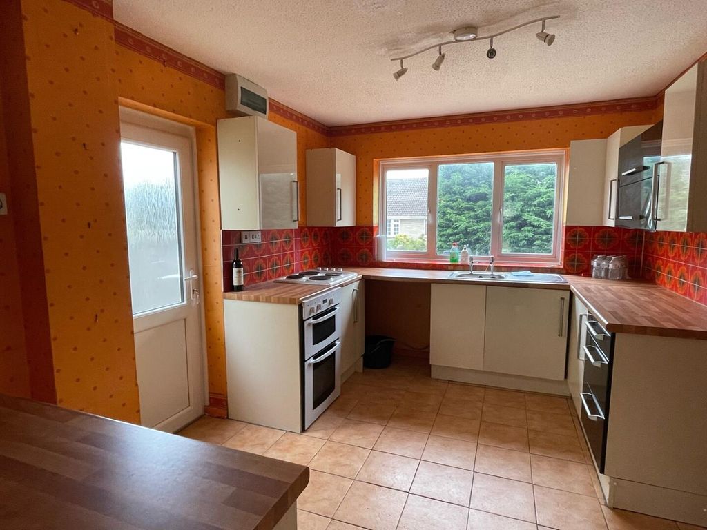 Property photo 3 of 42 Kitchen