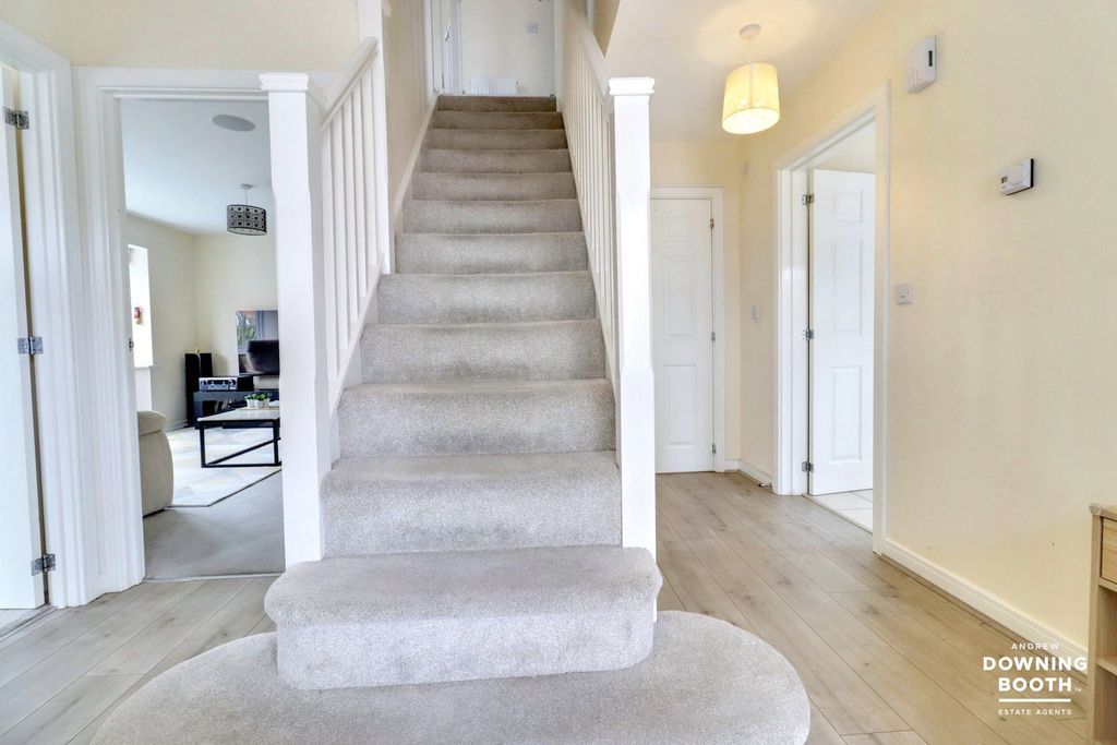 Property photo 2 of 31