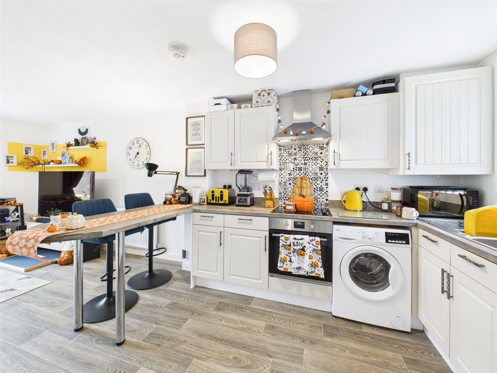 Property photo 3 of 18 Picture No. 06