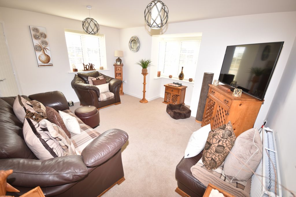 Property photo 3 of 14