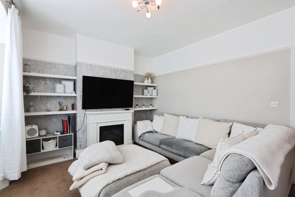 Property photo 3 of 16