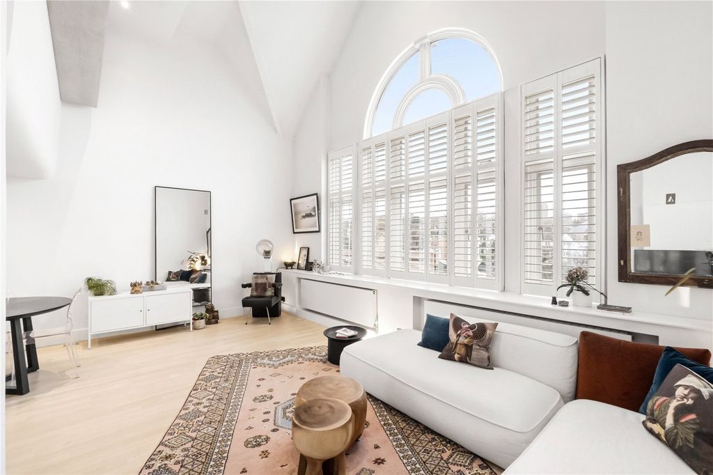 Property photo 2 of 18 Reception Room