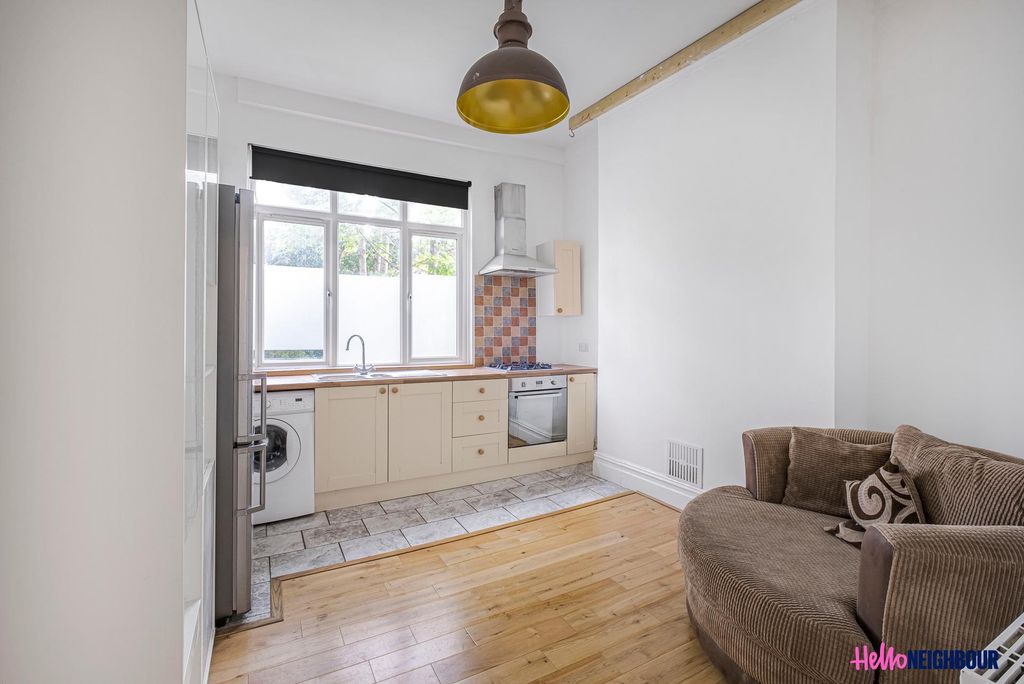 Property photo 3 of 11 Photo 2